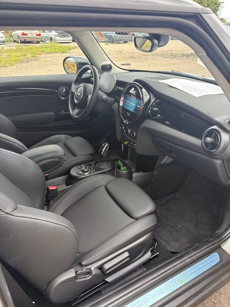 Used 2024 MINI Cooper SE FWD image 11