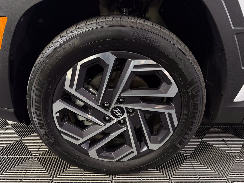Used 2025 Hyundai Tucson Limited AWD/4WD image 11