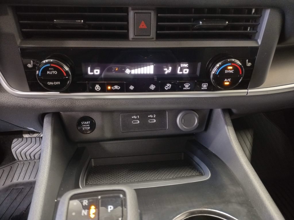 Used 2026 Nissan Rogue SV w/ Cold Weather Package AWD/4WD image 32