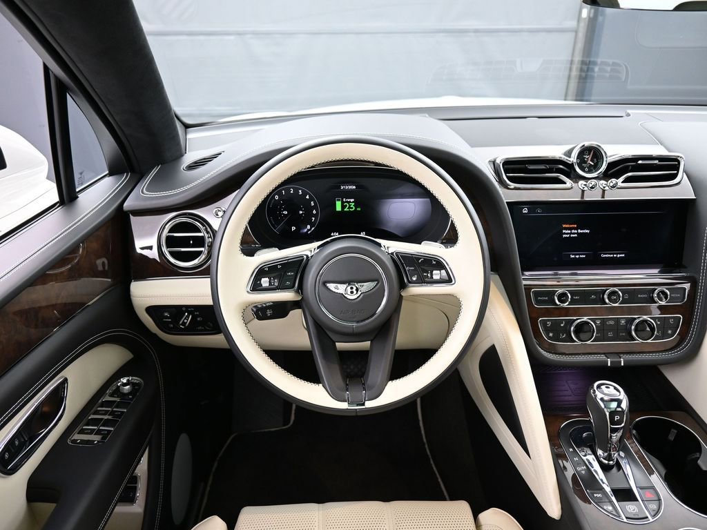 Certified 2023 Bentley Bentayga Plug-In Hybrid AWD/4WD image 17