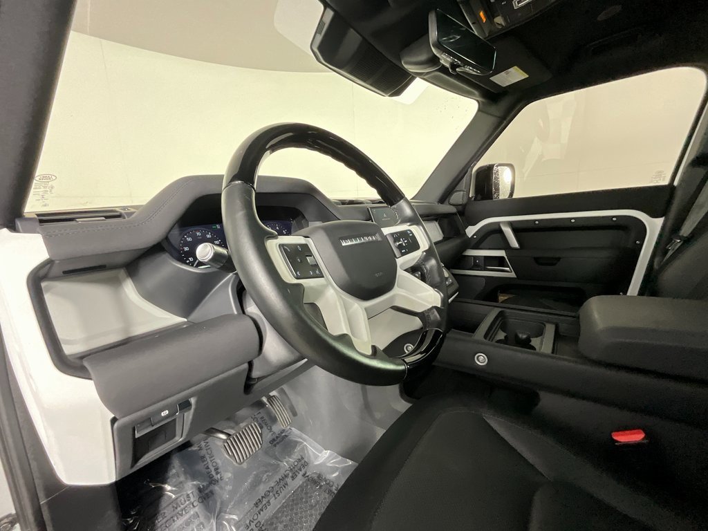 Certified 2022 Land Rover Defender 110 X-Dynamic SE image 15