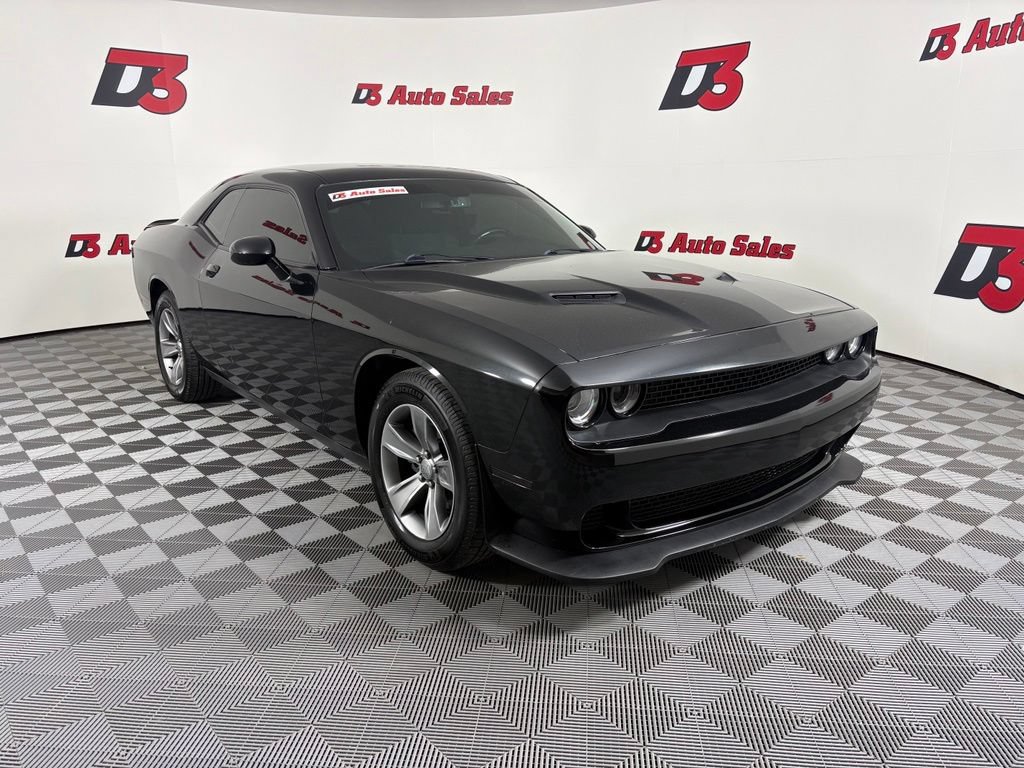 Used 2019 Dodge Challenger SXT RWD image 8
