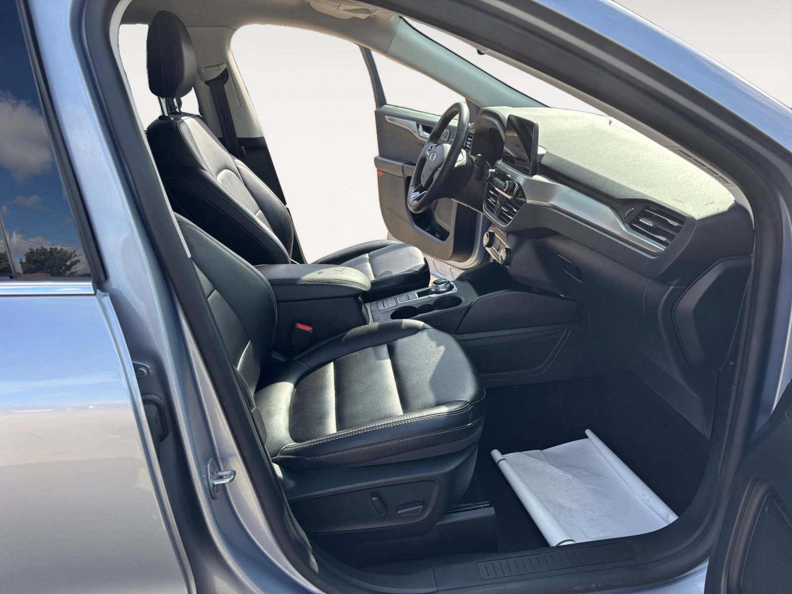 Used 2022 Ford Escape Titanium image 15