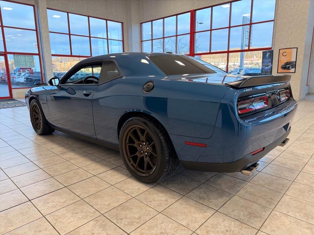 Used 2022 Dodge Challenger R/T w/ Blacktop Package image 7