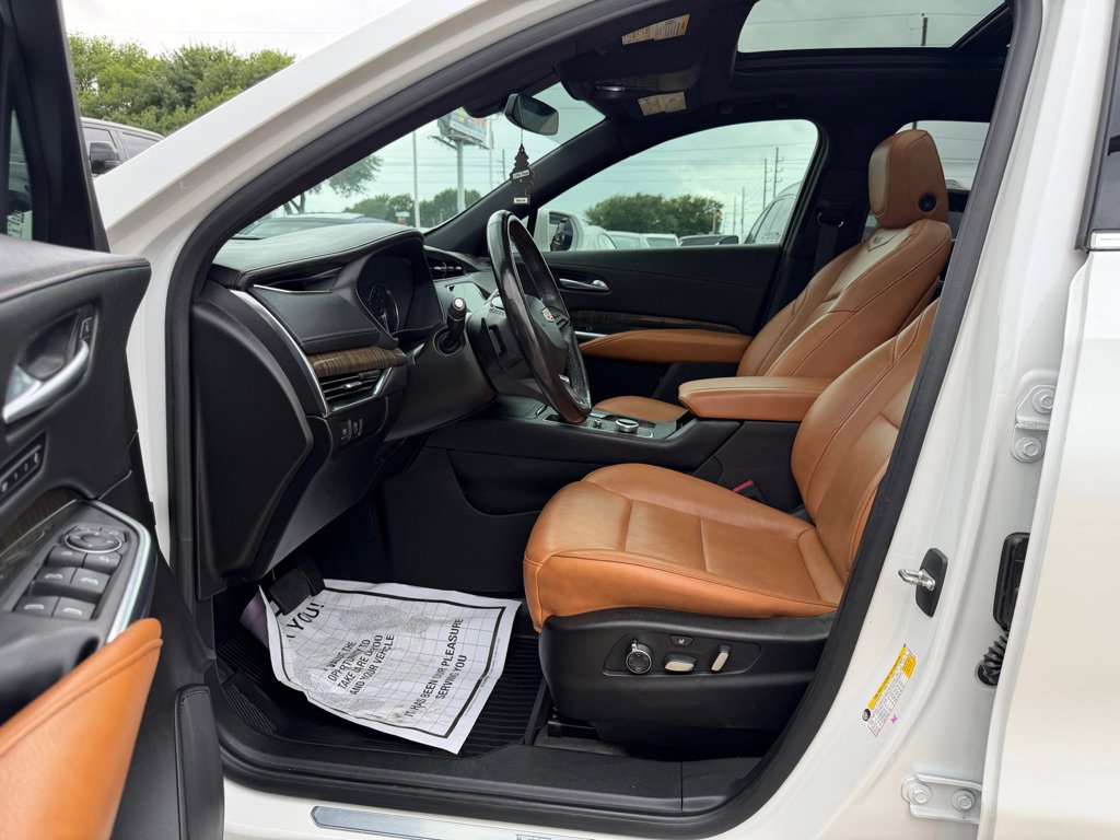 Used 2019 Cadillac XT4 Premium Luxury AWD/4WD image 21