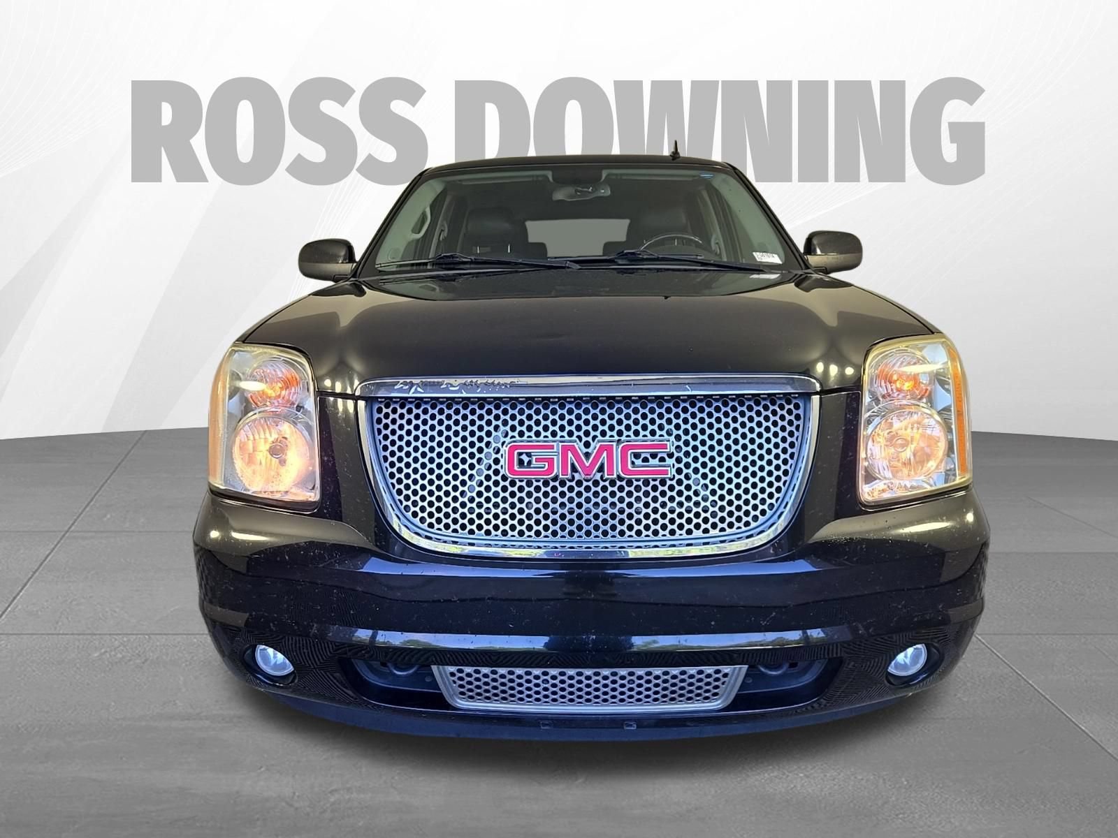 Used 2012 GMC Yukon Denali RWD image 2