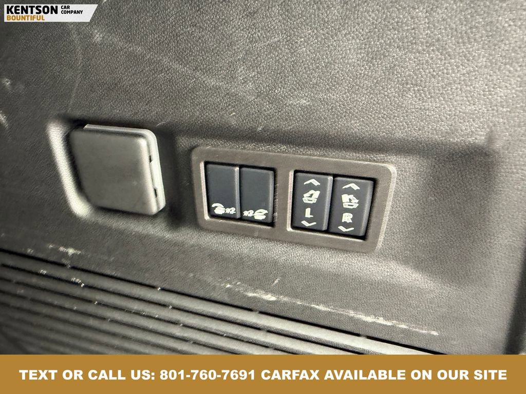 Used 2025 GMC Yukon XL Denali image 39