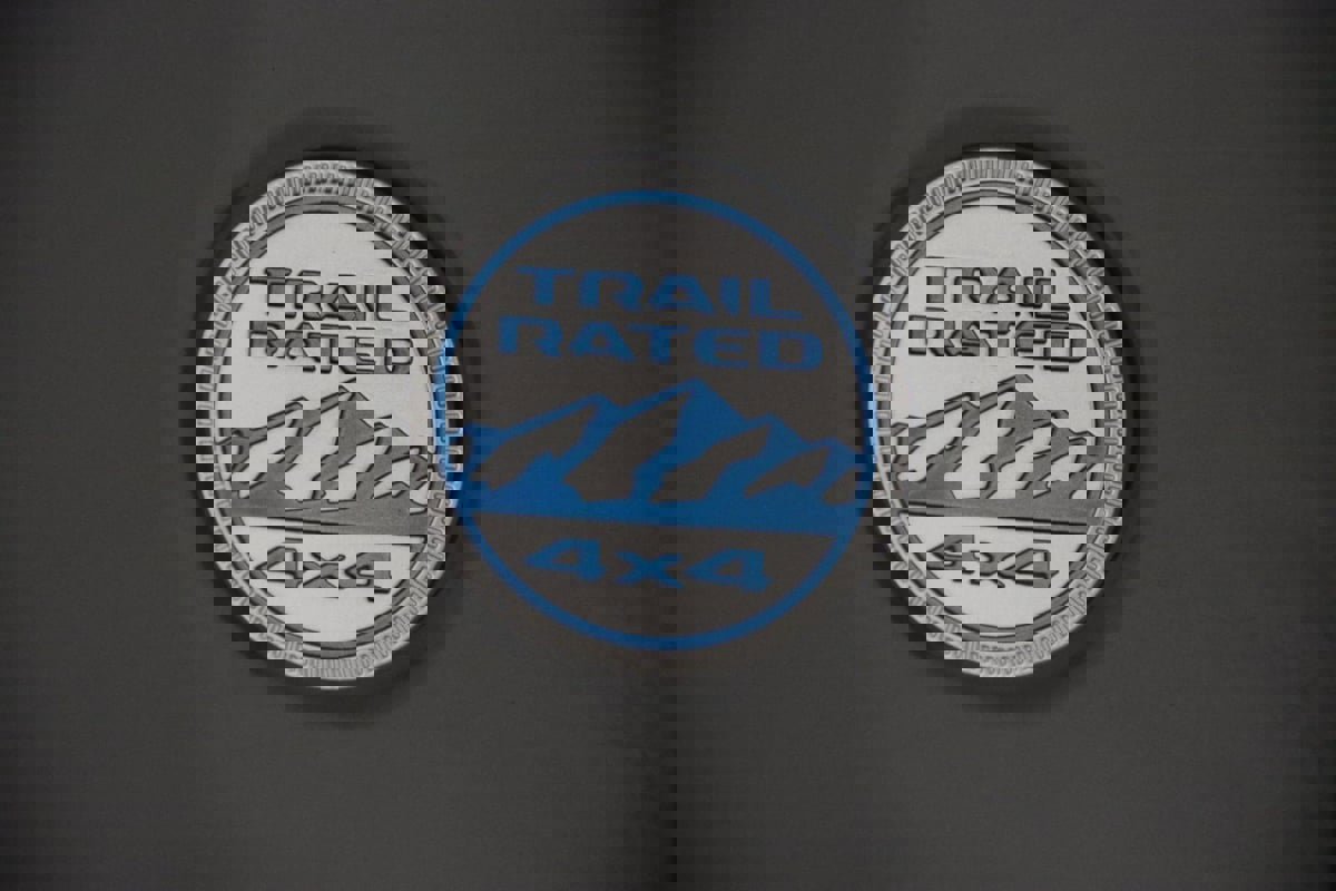 Used 2022 Jeep Wrangler Unlimited Sahara w/ Cold Weather Group image 16