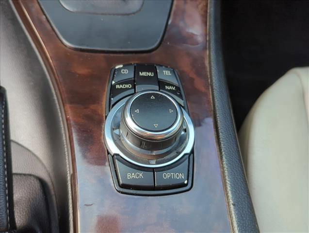 Used 2012 BMW 335i Convertible image 22