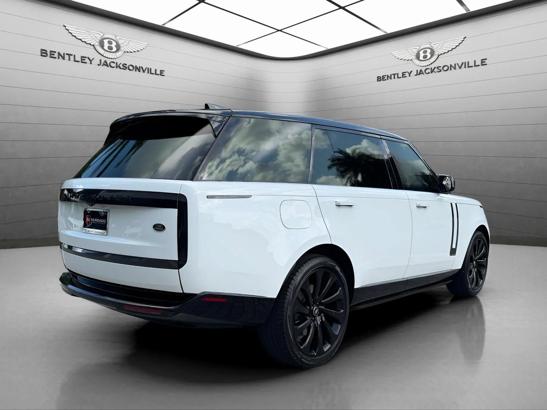 Used 2023 Land Rover Range Rover Long Wheelbase Autobiography AWD/4WD image 13