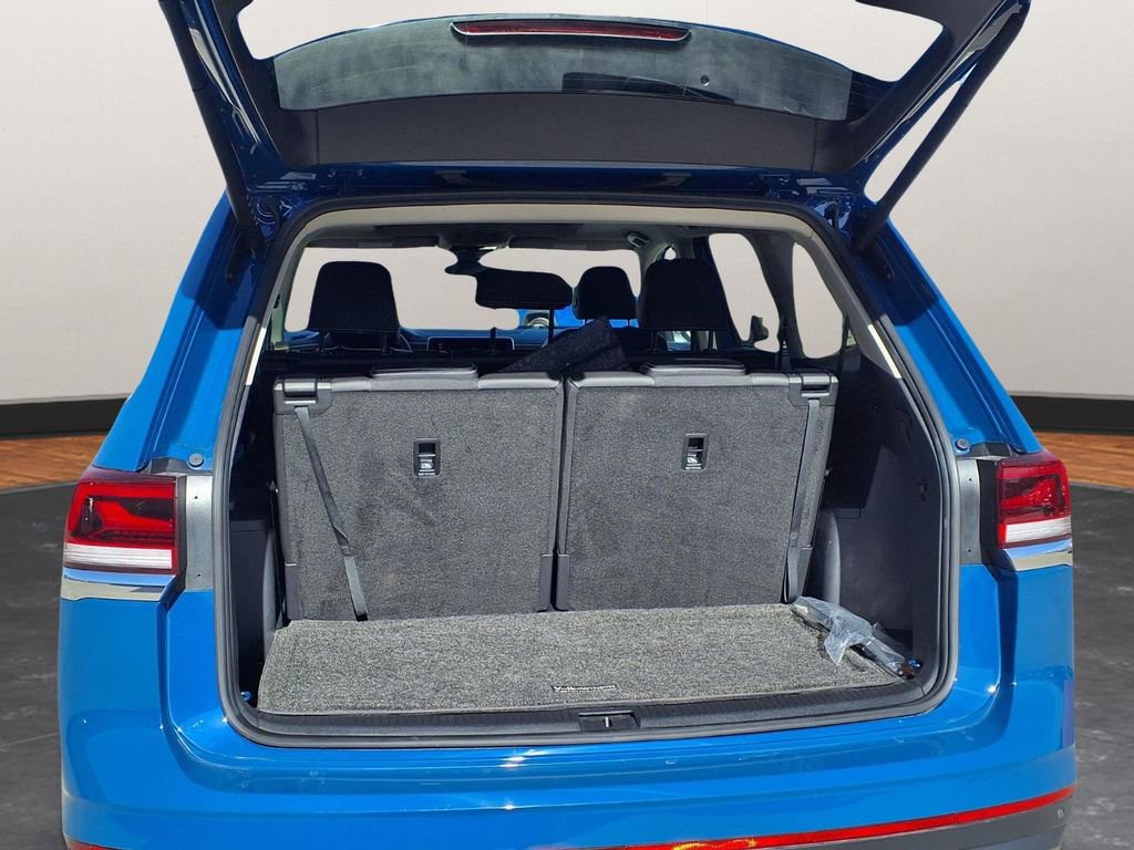 Used 2025 Volkswagen Atlas SE image 15