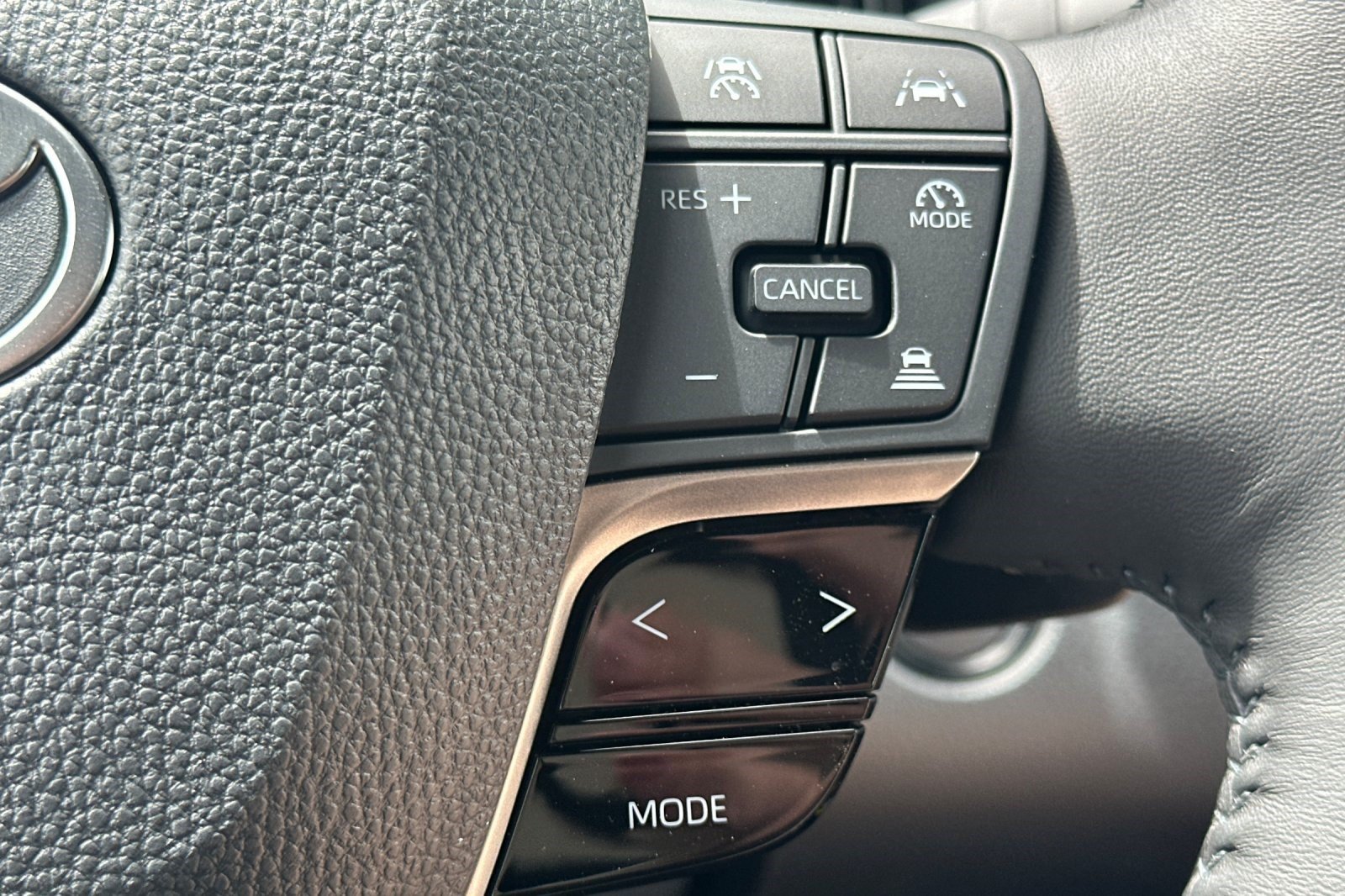 Used 2026 Toyota Camry XSE FWD image 29