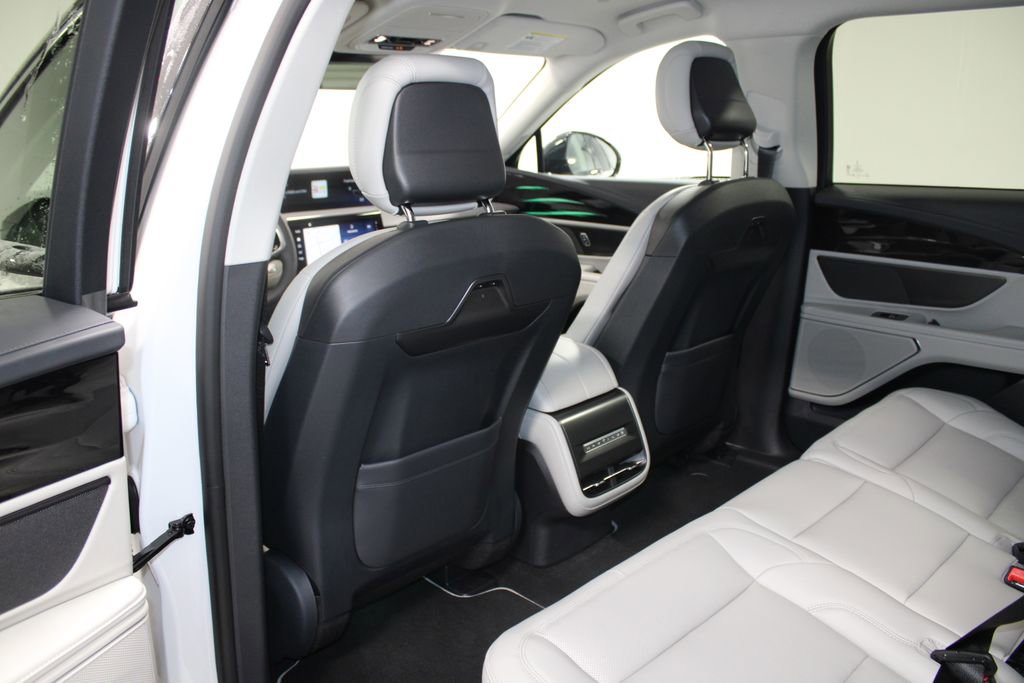 New 2026 Lincoln Nautilus Premier image 25