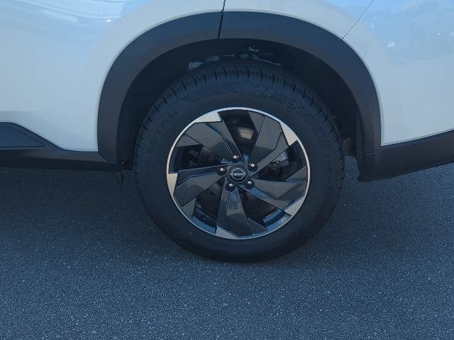 Used 2024 Nissan Rogue SV AWD/4WD image 32