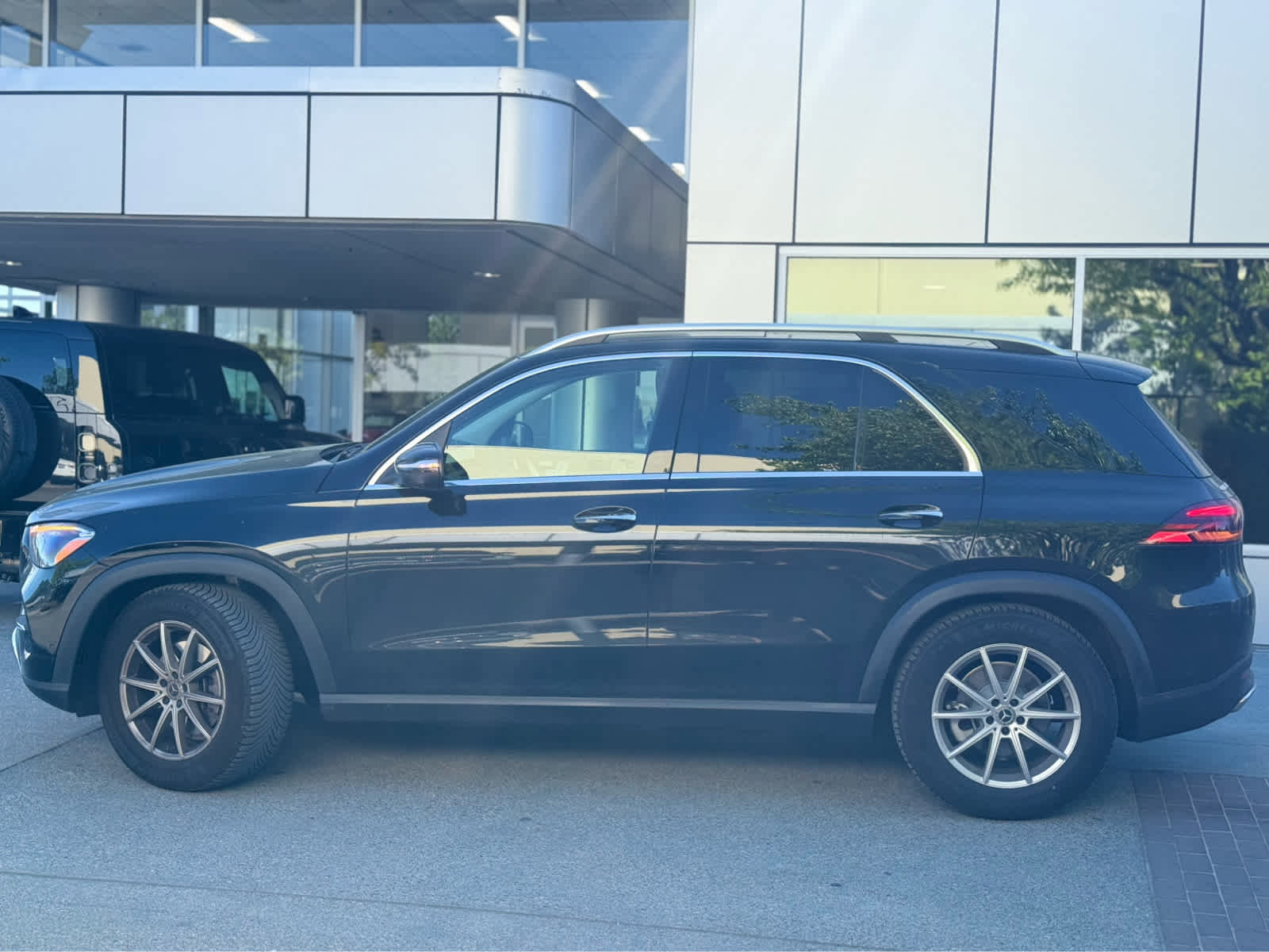 Used 2026 Mercedes-Benz GLE 350 4MATIC image 3