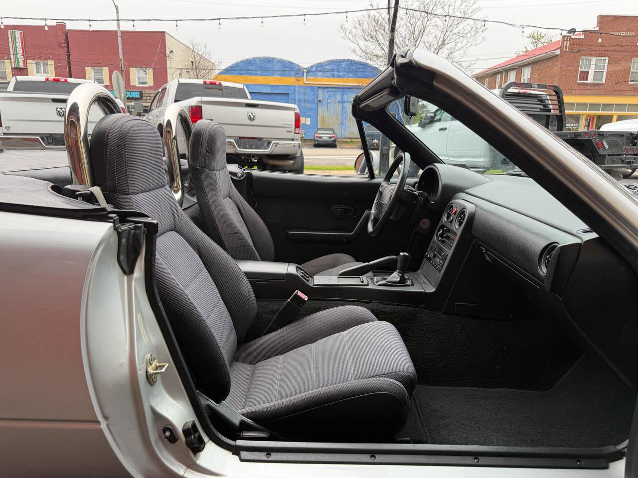 Used 1991 MAZDA MX-5 Miata RWD image 32