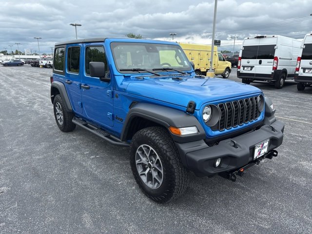 Used 2024 Jeep Wrangler Sport S image 9