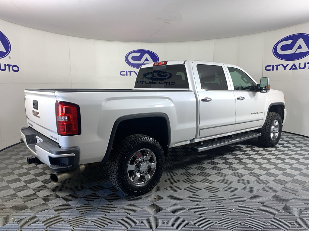 Used 2019 GMC Sierra 3500 Denali w/ Duramax Plus Package image 3