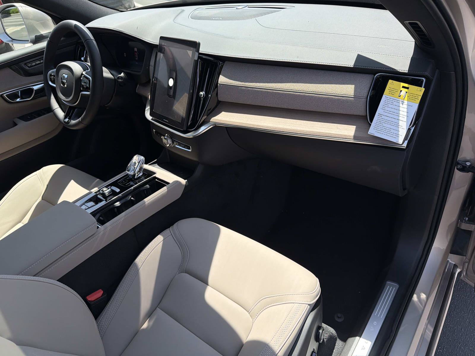 New 2026 Volvo XC90 T8 Plus AWD/4WD image 22