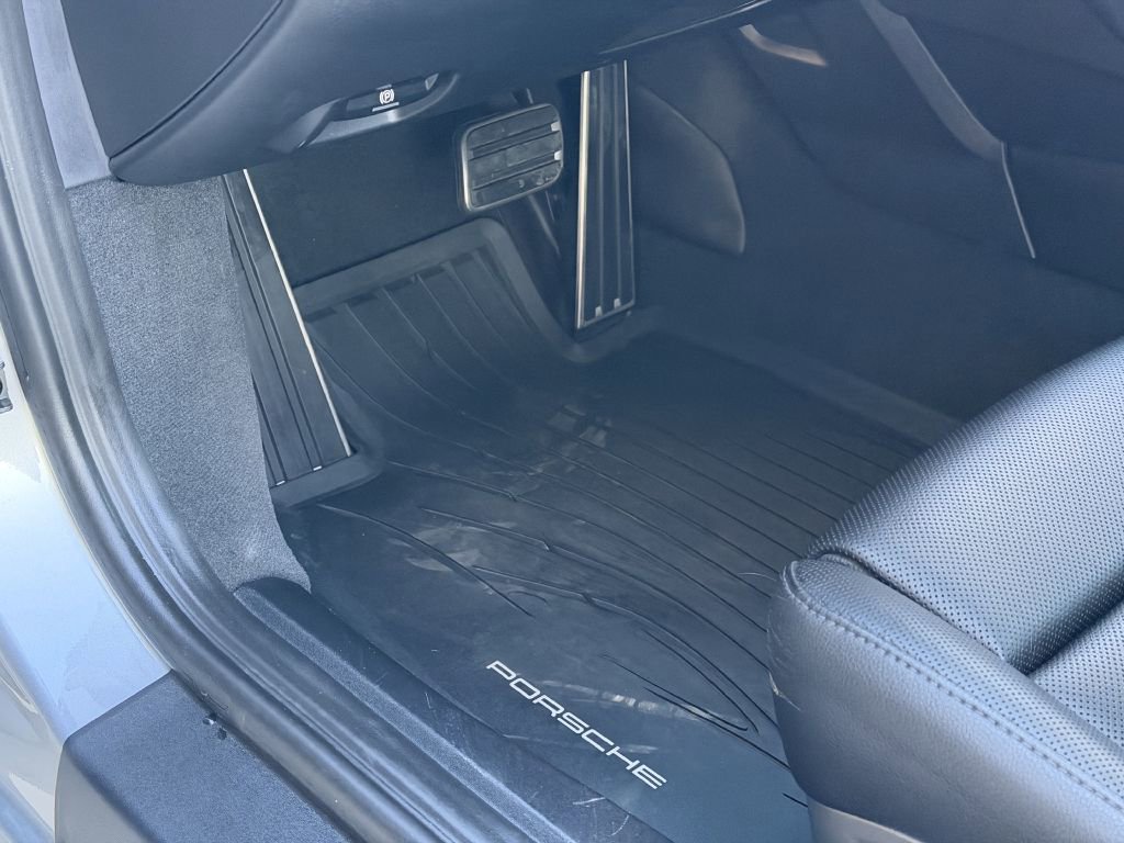 Used 2017 Porsche 911 Carrera image 28