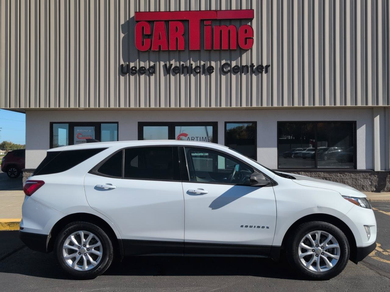 Used 2019 Chevrolet Equinox LS w/ LS Convenience Package FWD image 1