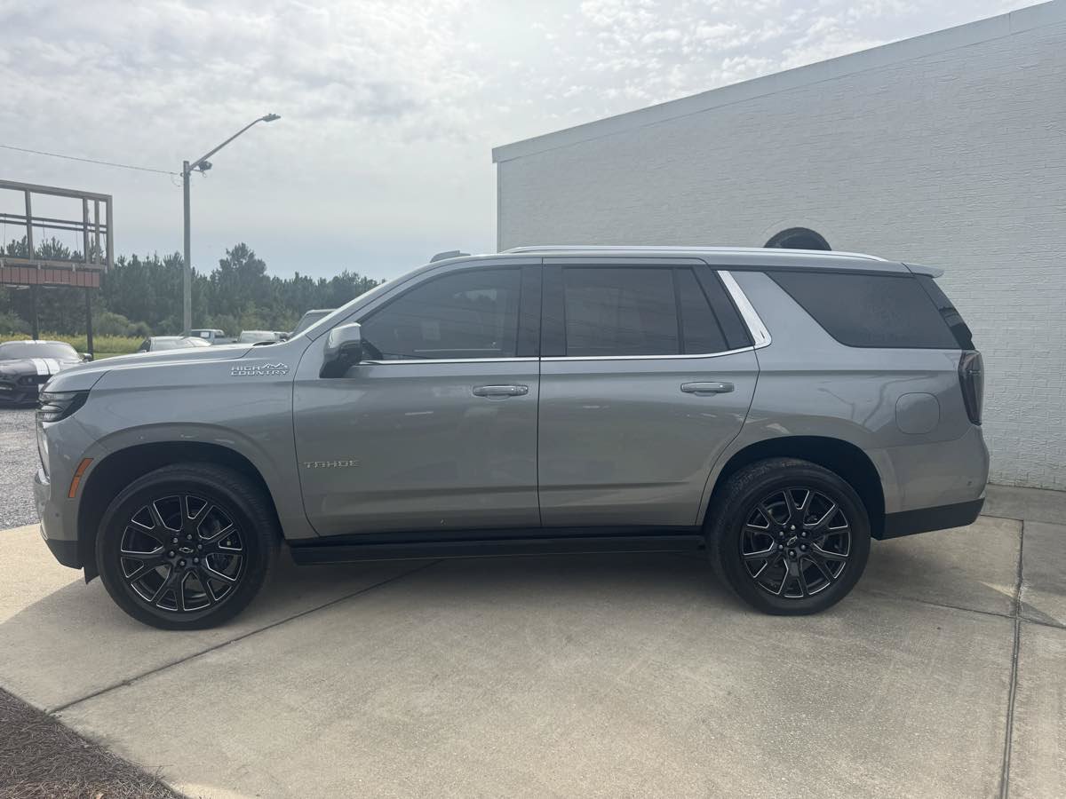 Used 2026 Chevrolet Tahoe High Country AWD/4WD image 2