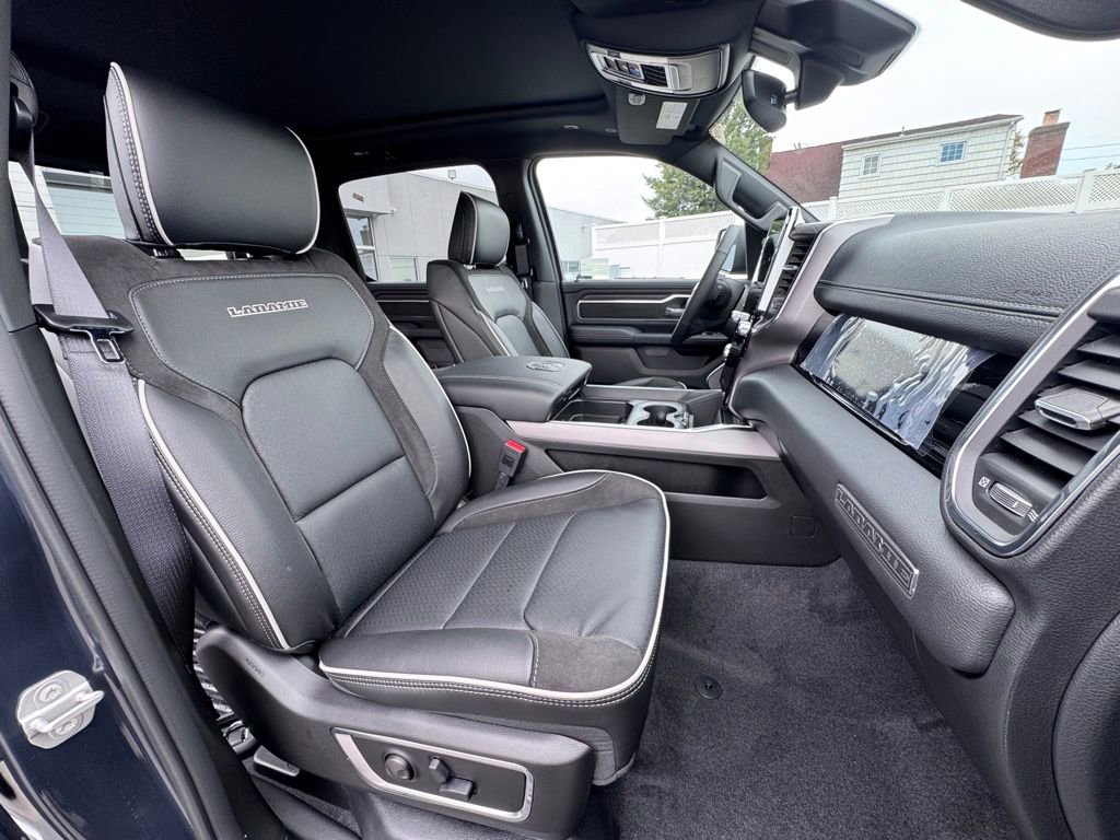 New 2026 RAM 1500 Laramie AWD/4WD image 18