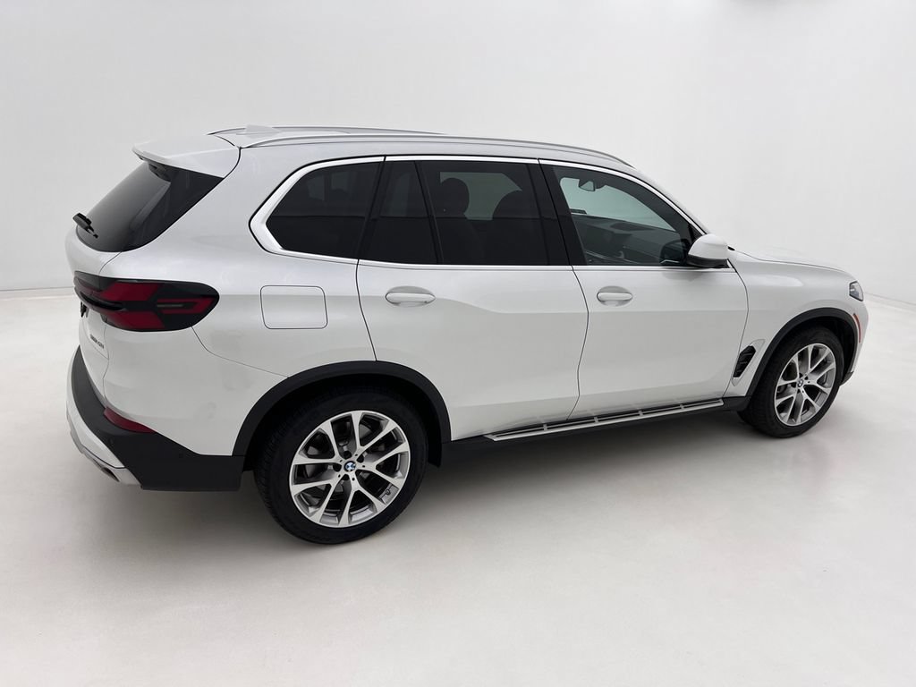 Used 2024 BMW X5 xDrive40i w/ Premium Package AWD/4WD image 6