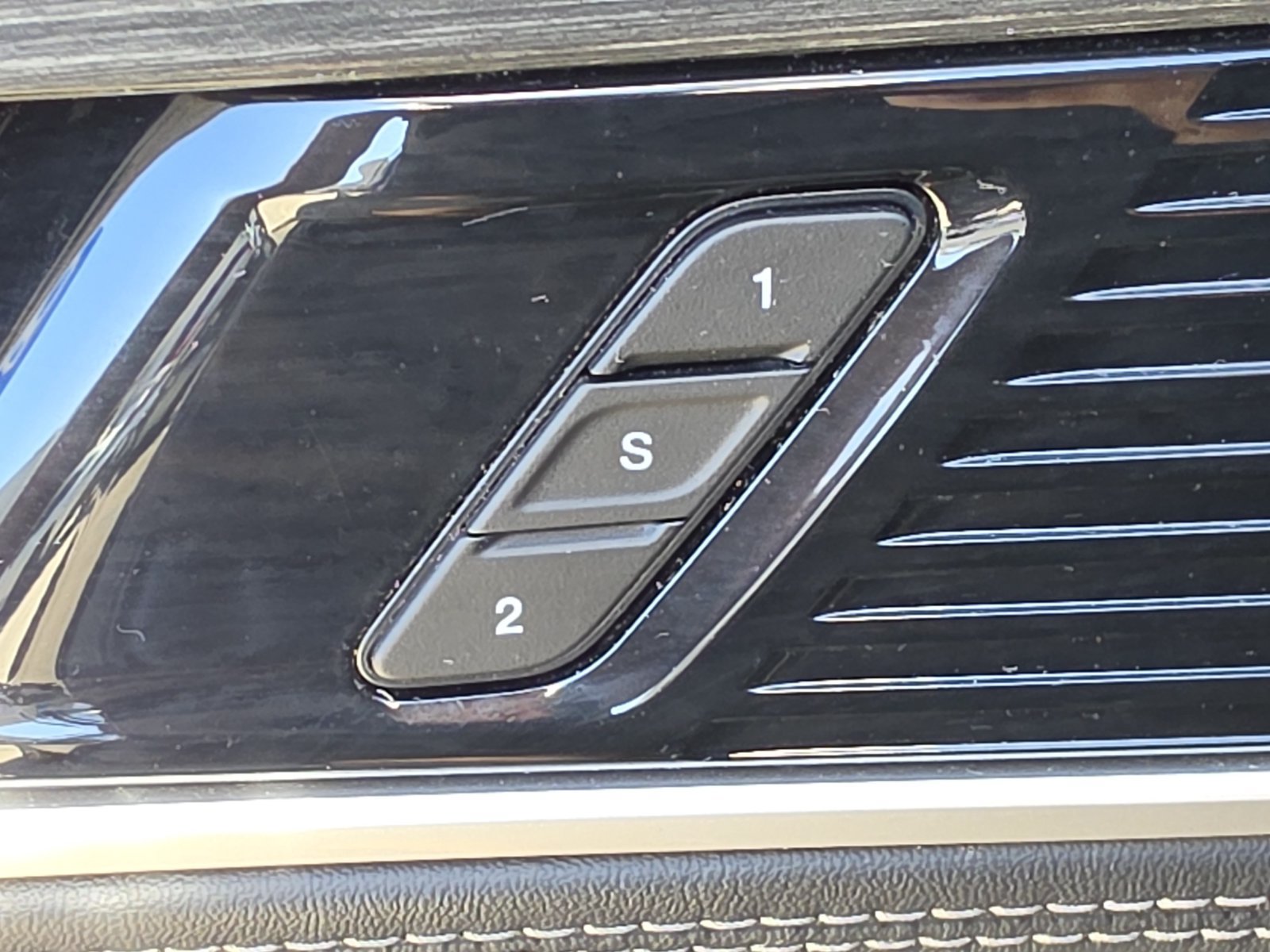 Used 2022 Jeep Wagoneer Series III AWD/4WD image 22