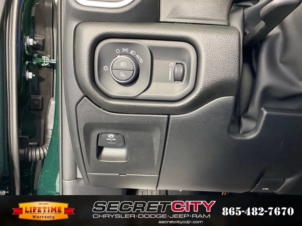 New 2026 RAM 1500 Express AWD/4WD image 14