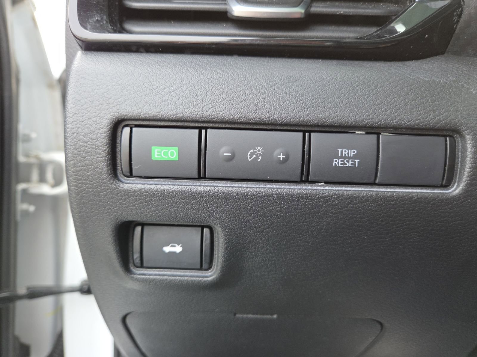 Used 2022 Nissan Sentra SV w/ Trunk Package image 25