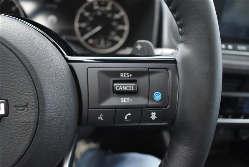 Used 2023 Nissan Rogue SV w/ SV Premium B Package AWD/4WD image 16
