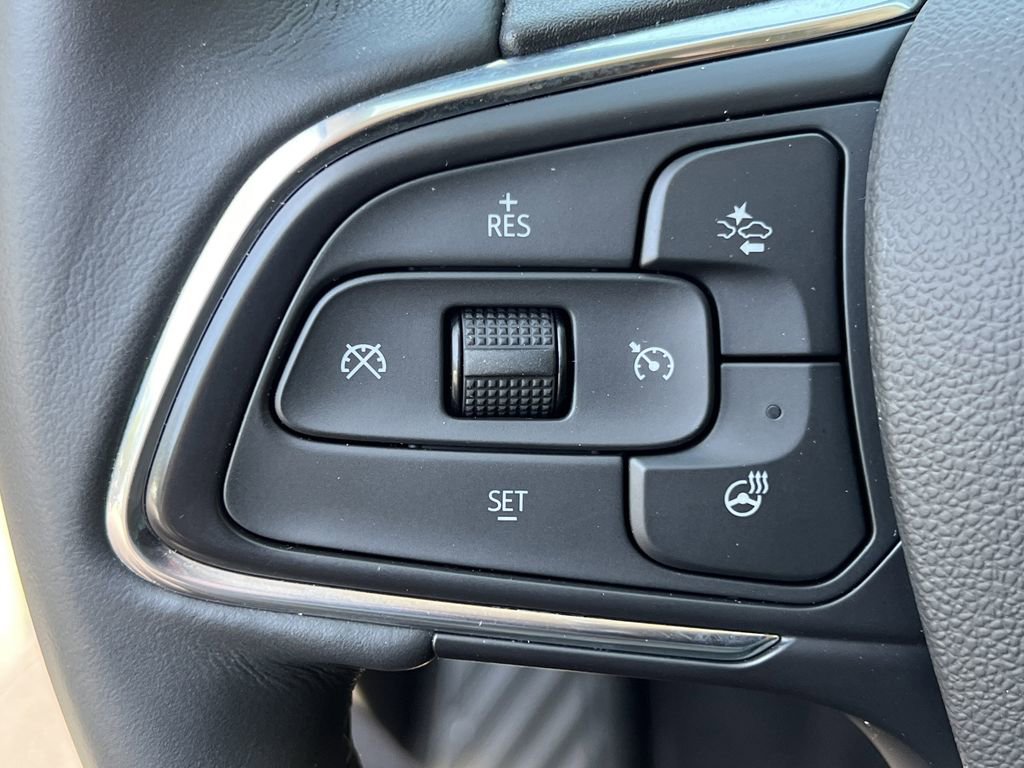 Used 2022 Buick Envision Essence w/ Safety Package FWD image 21