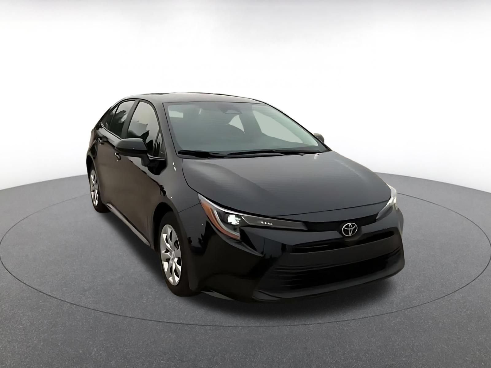 Used 2025 Toyota Corolla LE FWD image 3