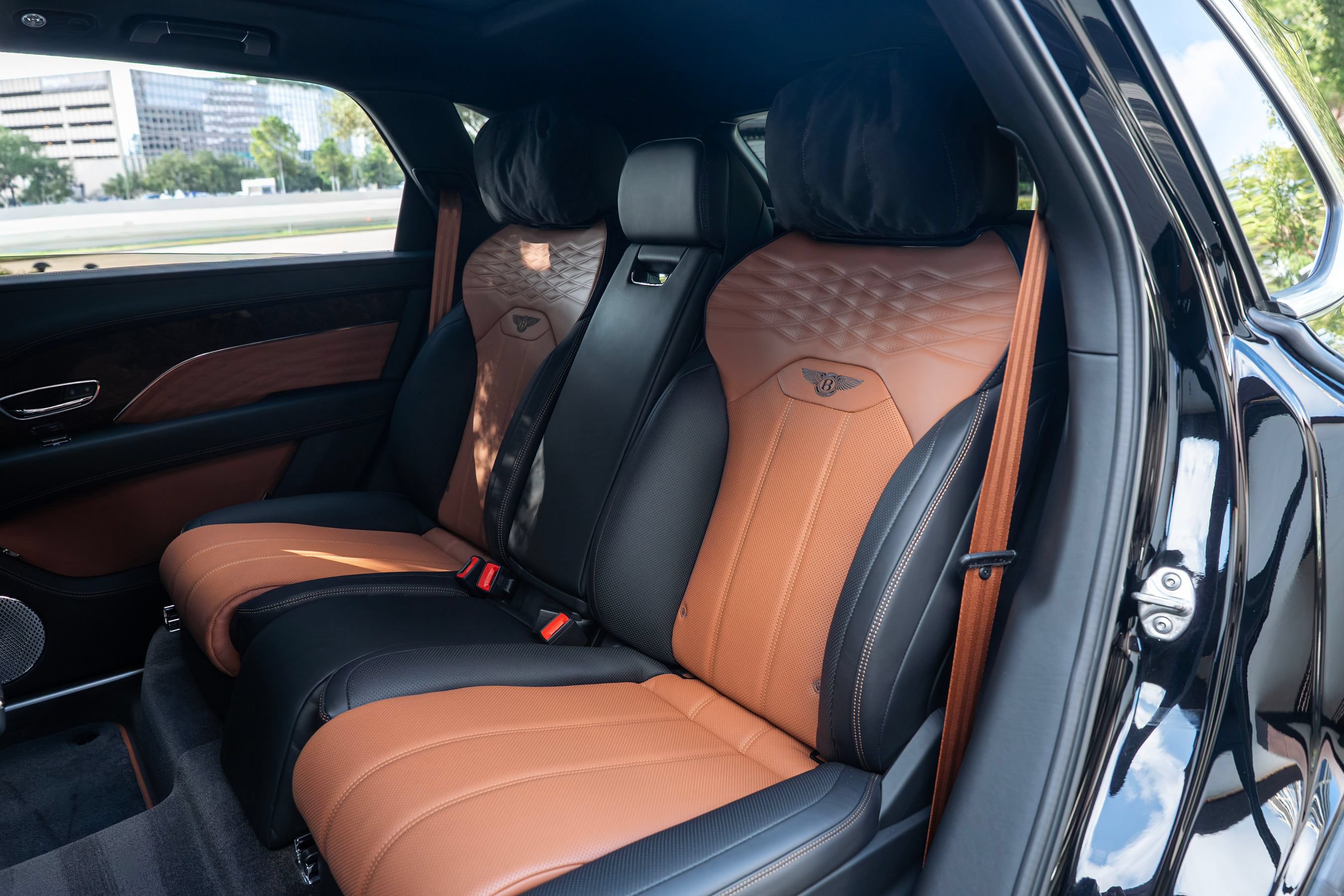Certified 2025 Bentley Bentayga Extended Wheelbase AWD/4WD image 11
