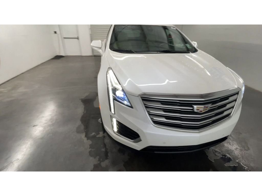 Used 2018 Cadillac XT5 Premium Luxury image 3