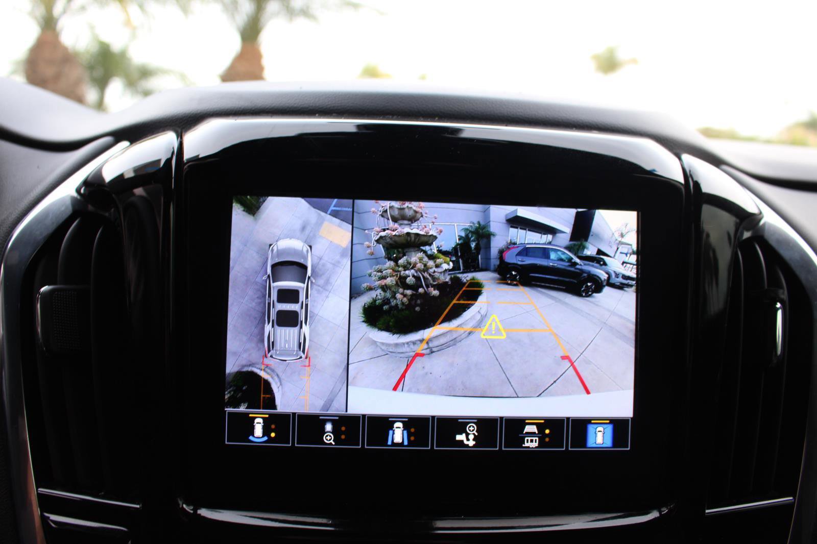 Used 2023 Chevrolet Traverse Premier w/ Redline Edition image 23