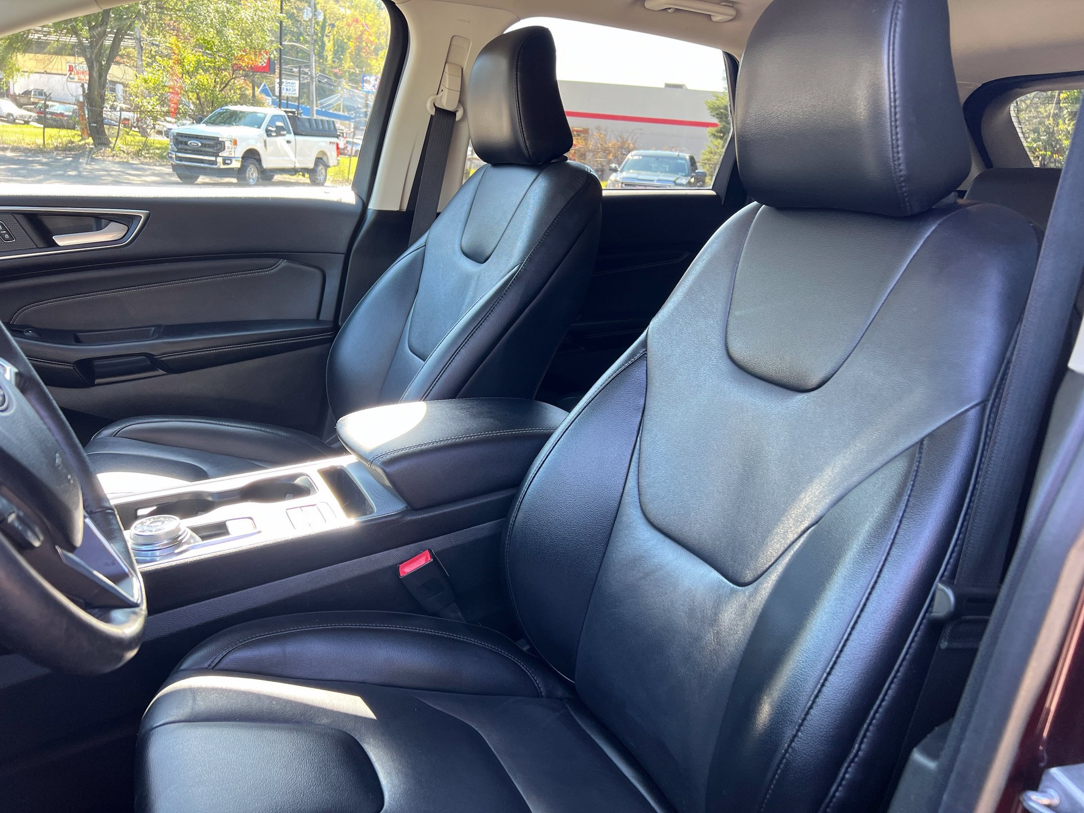 Used 2022 Ford Edge Titanium AWD/4WD image 18