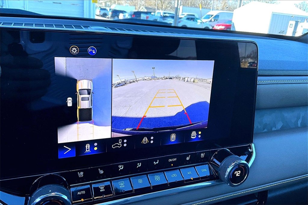 Used 2023 Chevrolet Colorado ZR2 w/ ZR2 Convenience Package III image 17