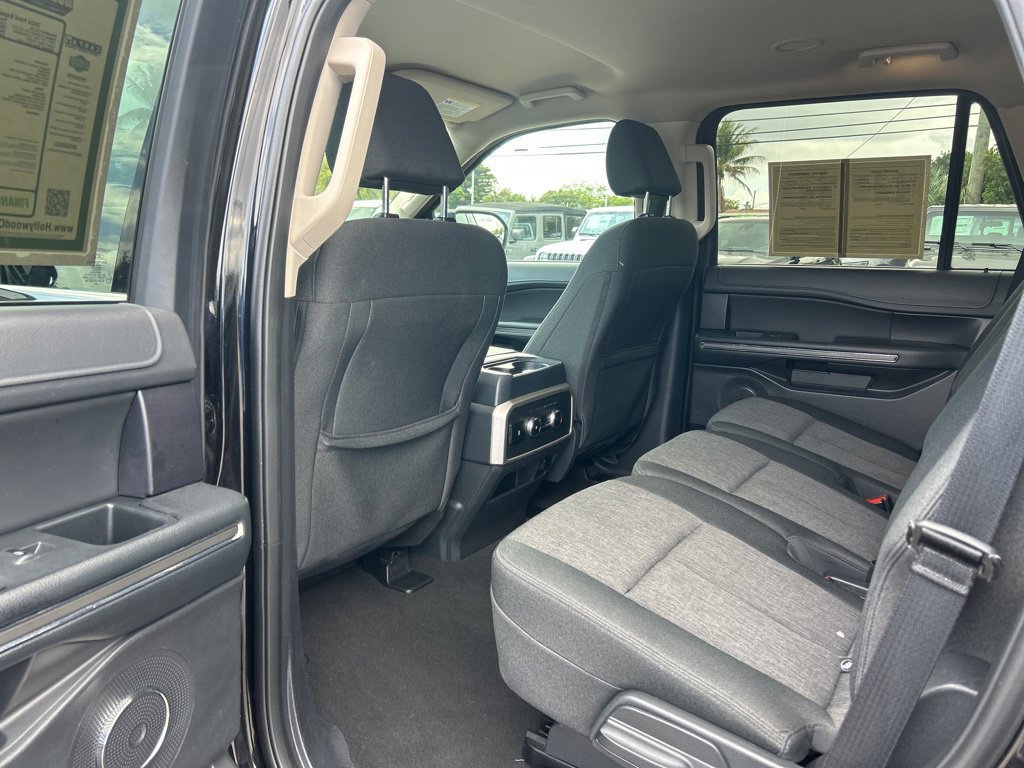 Used 2024 Ford Expedition XLT AWD/4WD image 32
