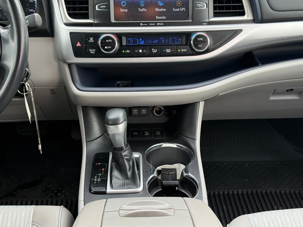 Certified 2019 Toyota Highlander Plus AWD/4WD image 16