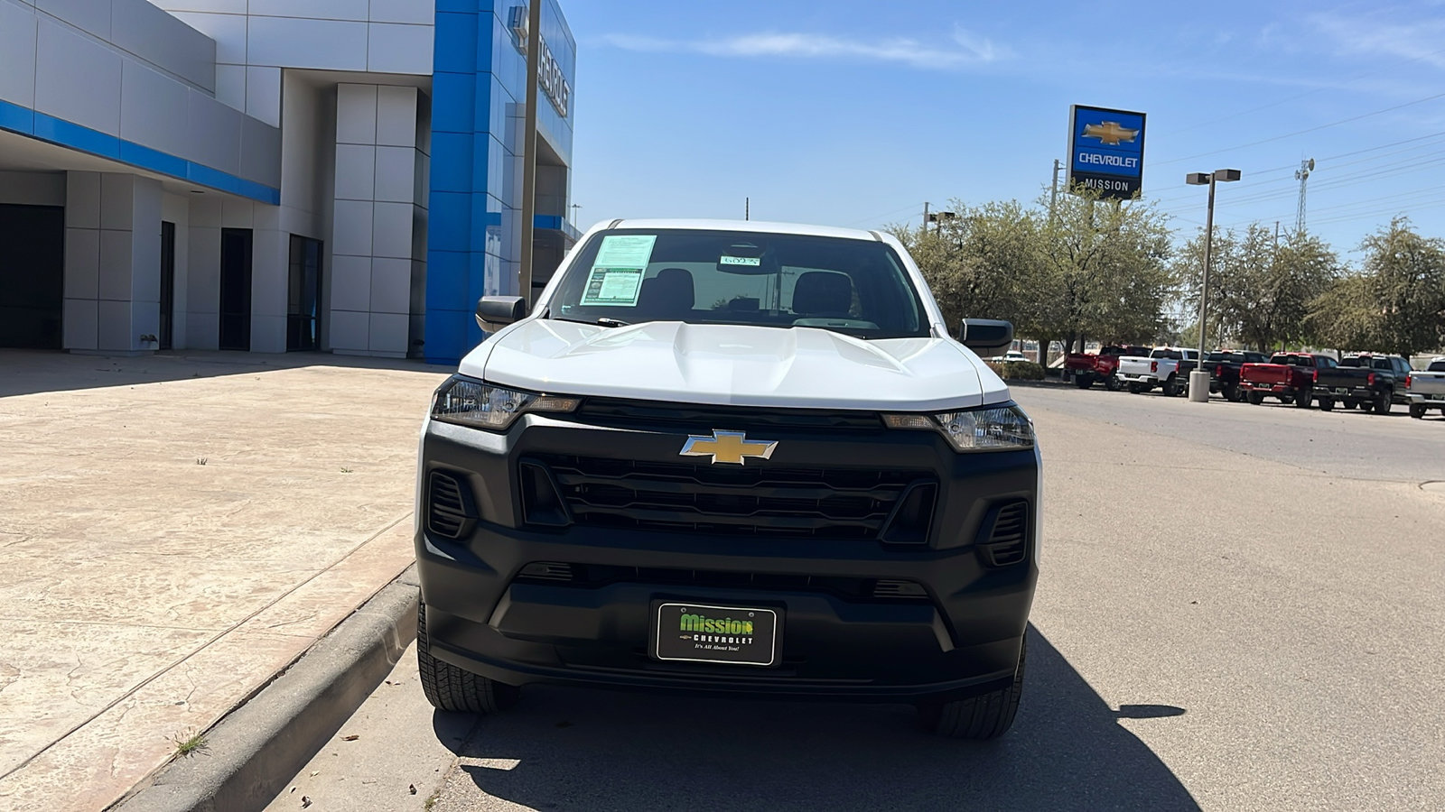 Used 2024 Chevrolet Colorado W/T RWD image 2