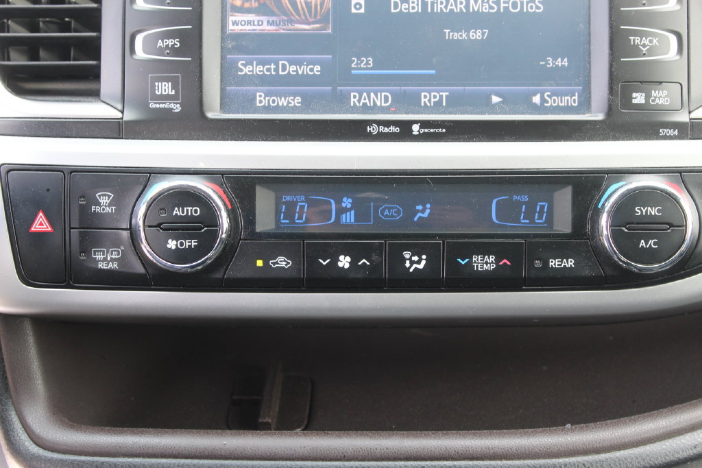 Used 2014 Toyota Highlander Limited FWD image 26