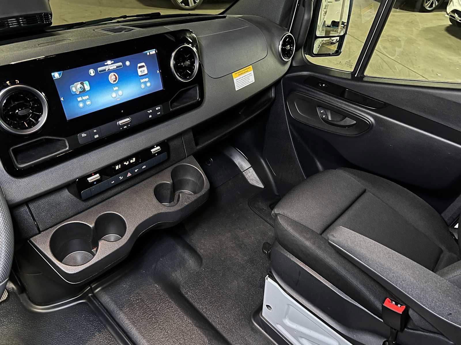 Used 2025 Mercedes-Benz Sprinter 2500 image 36