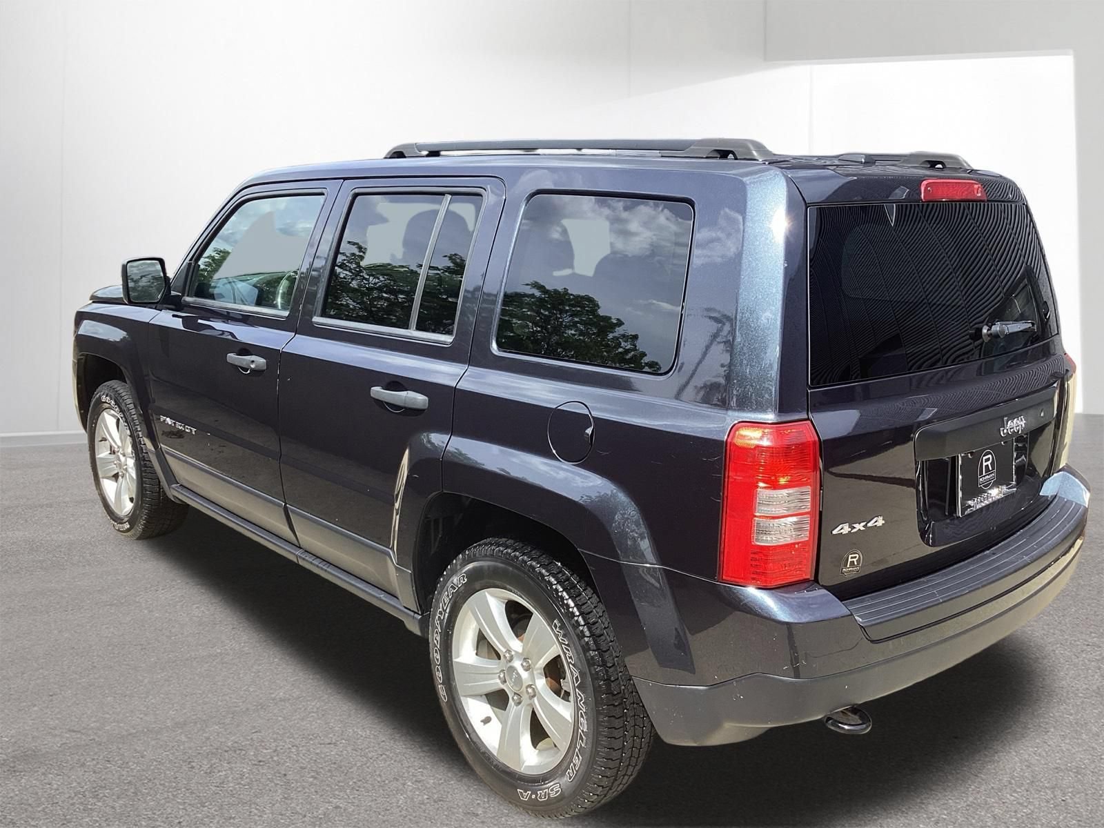 Used 2014 Jeep Patriot Sport AWD/4WD image 11