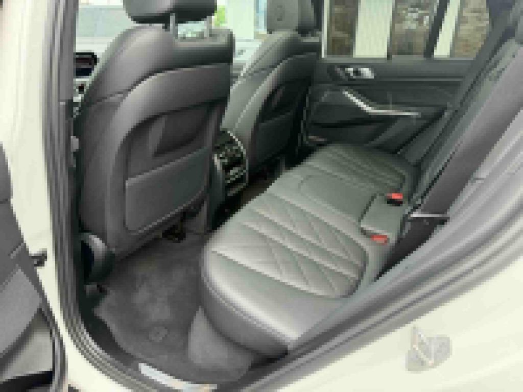 Used 2023 BMW X5 xDrive40i AWD/4WD image 19