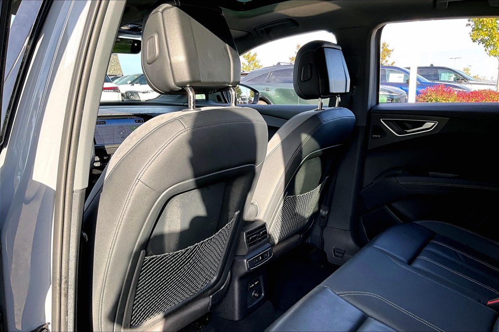 Used 2024 Audi Q4 e-tron Premium Plus AWD/4WD image 31