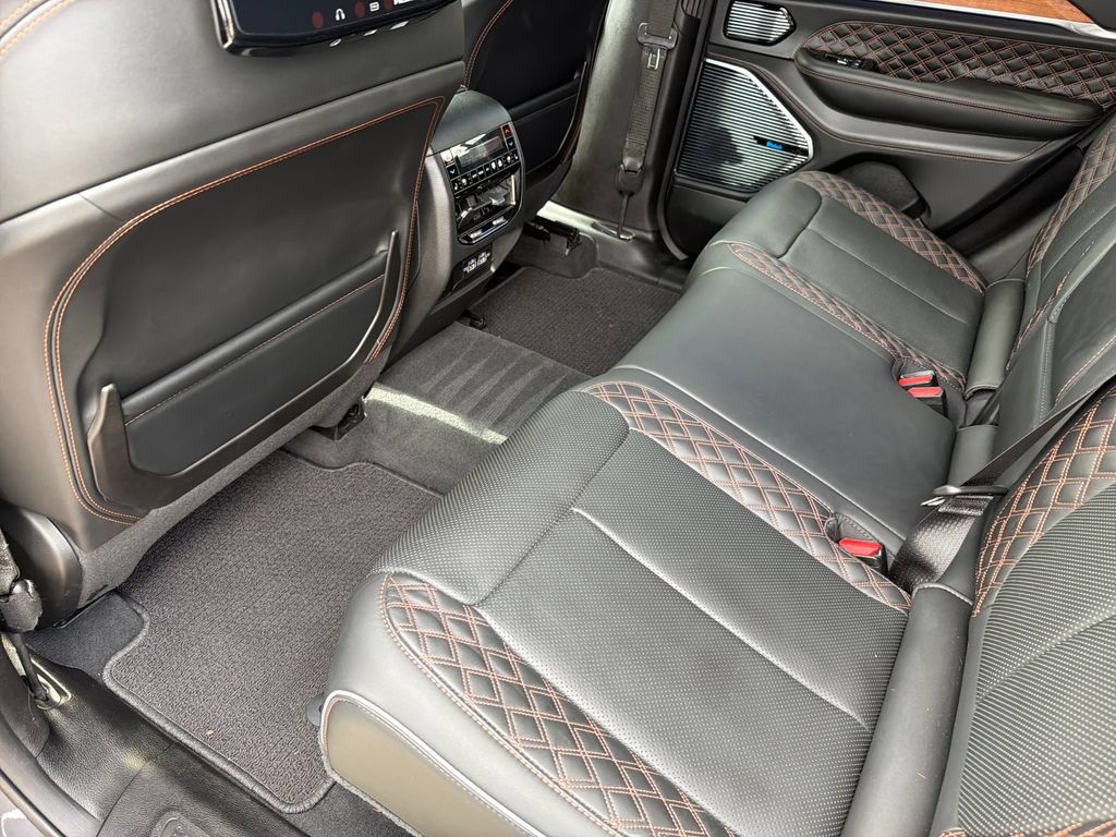 Used 2023 Jeep Grand Cherokee Summit AWD/4WD image 39