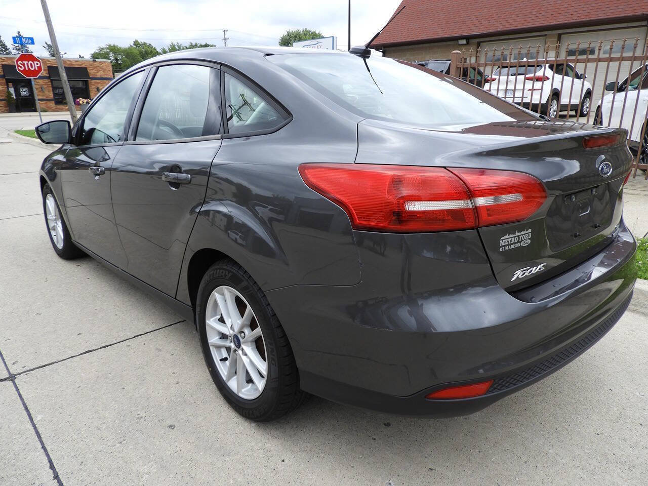 Used 2017 Ford Focus SE FWD image 7