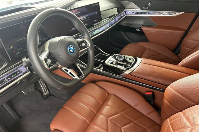 Used 2025 BMW i7 xDrive60 w/ Executive Package AWD/4WD image 11